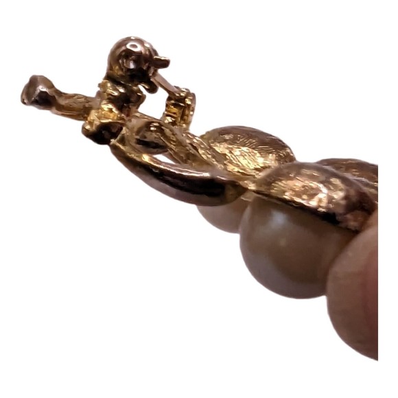 Vintage Gold Tone Faux Pearl Cluster Brooch Pin 2" Bunch of Grapes Bow - Picture 4 of 7